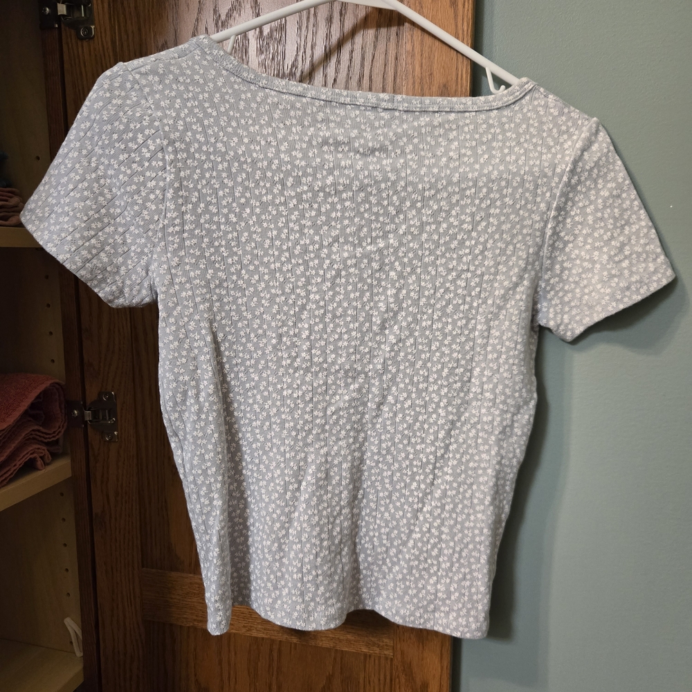Brandy Melville Cream Fitted Button Down Shirt - Picture 4 of 15